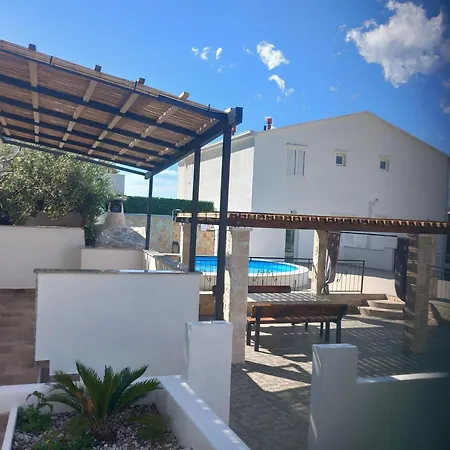 Apartment Navis San Terase Haus