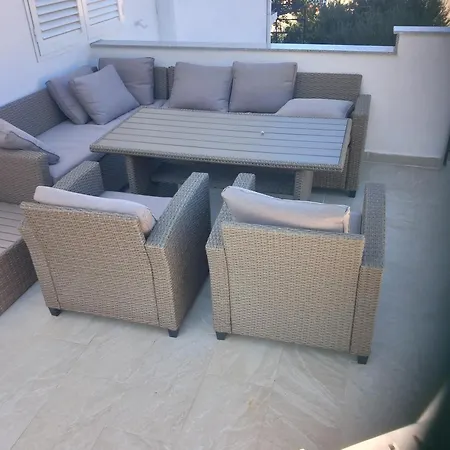 Апартаменти Navis San Terase Haus Макарська