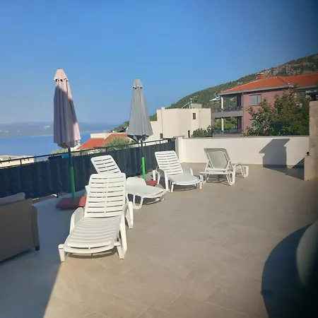 Navis San Terase Haus Apartment Makarska