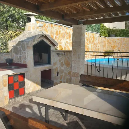 Navis San Terase Haus