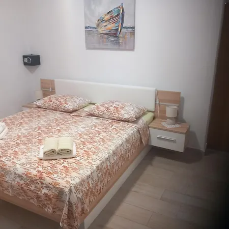 Navis San Terase Haus Apartment