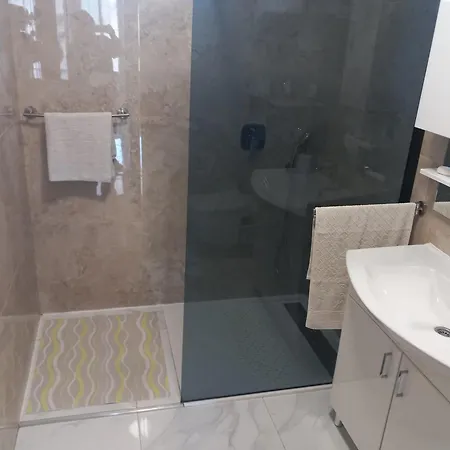 Navis San Terase Haus Apartment Makarska