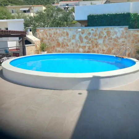 Navis San Terase Haus